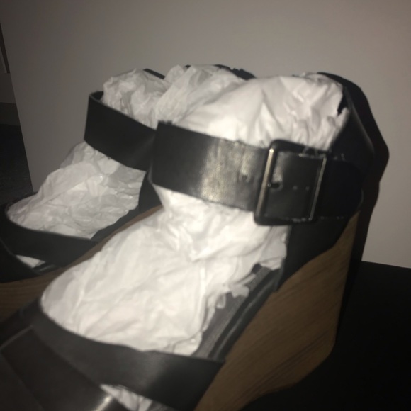 Chunky Black Platform Heels - Picture 5 of 5